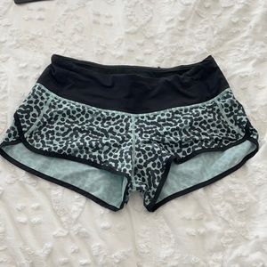 Lululemon polka dot speed up shorts